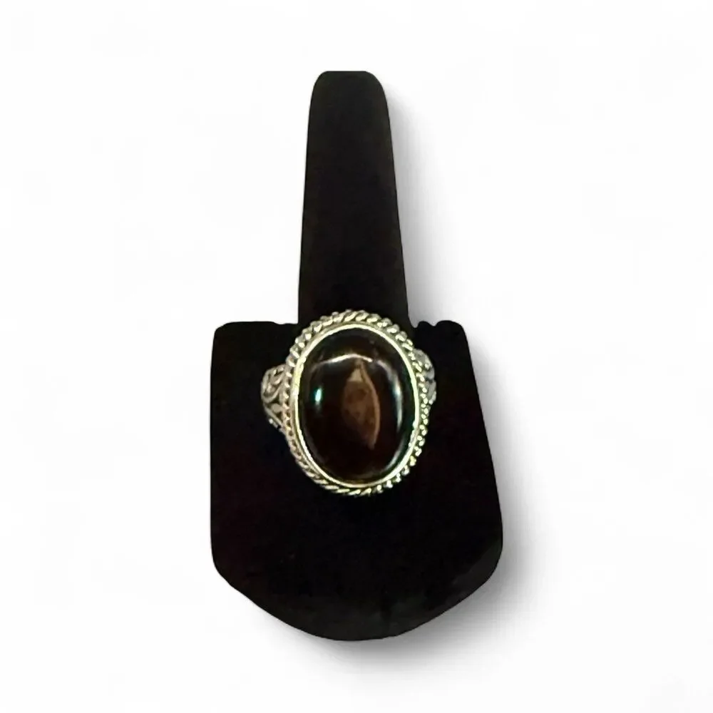 Women’s Bold Silver Filigree Cocktail Ring with Black Gem Size 7 Vintage Style